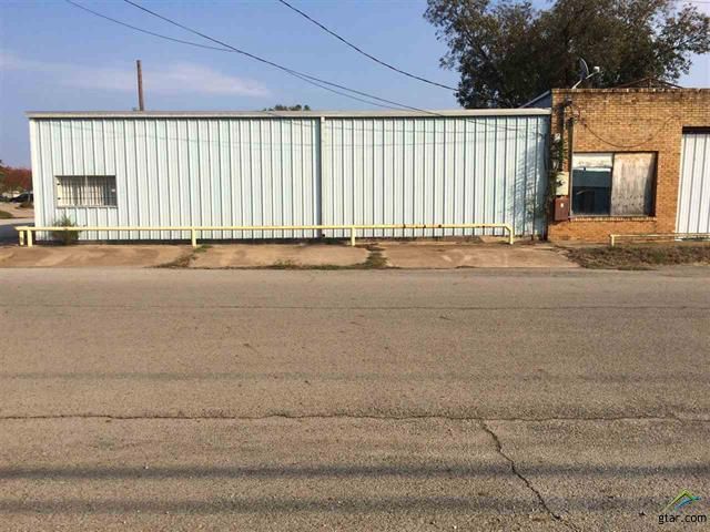 303 S Johnson St, Mineola, TX 75773